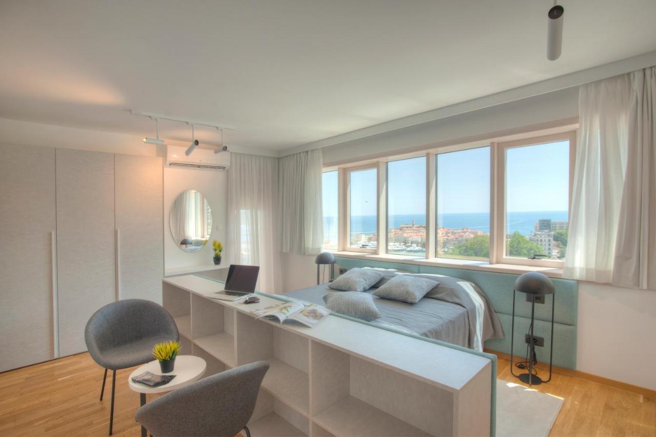 Hotel Fontana Seafront Residences 4*