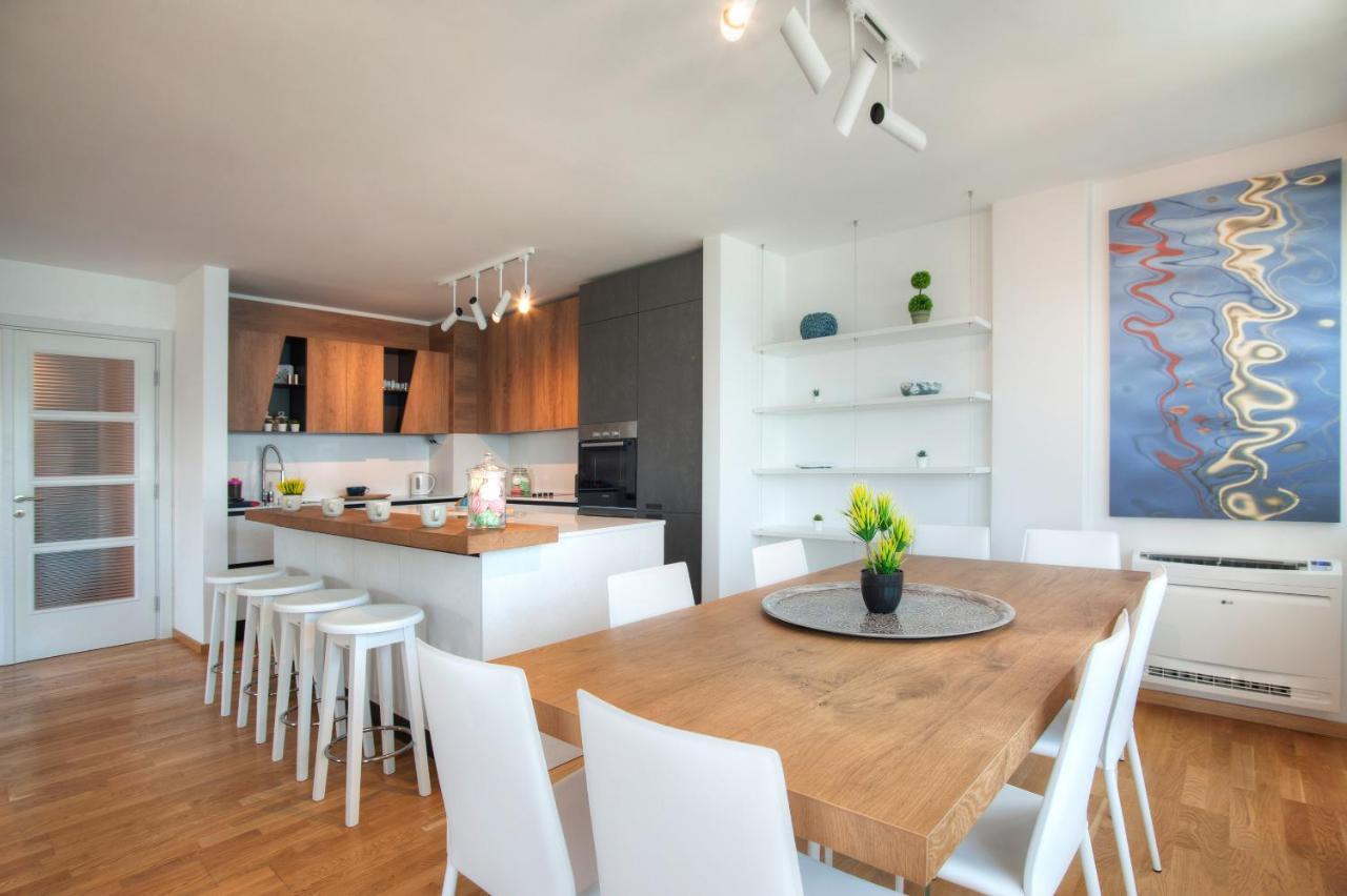 Hotel Fontana Seafront Residences 4*