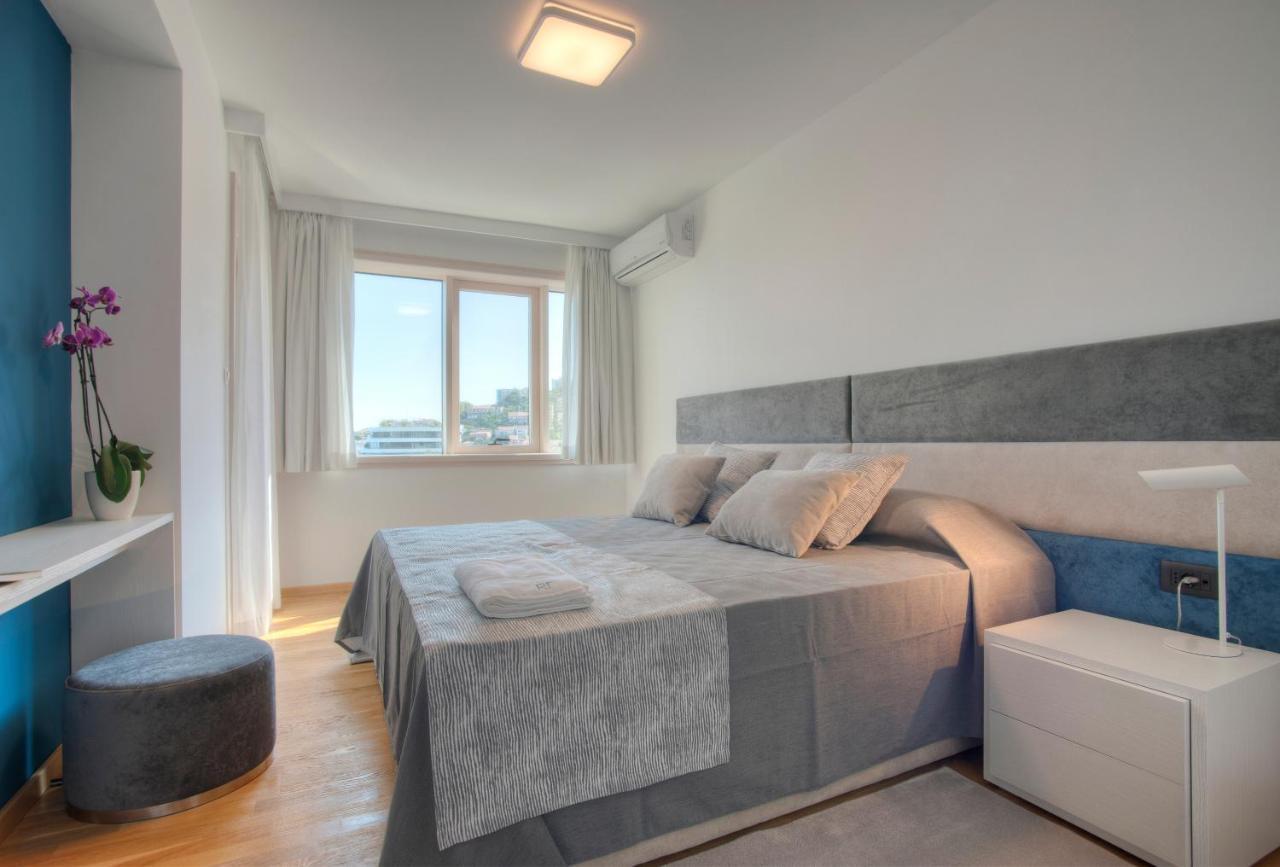 Hotel Fontana Seafront Residences 4*