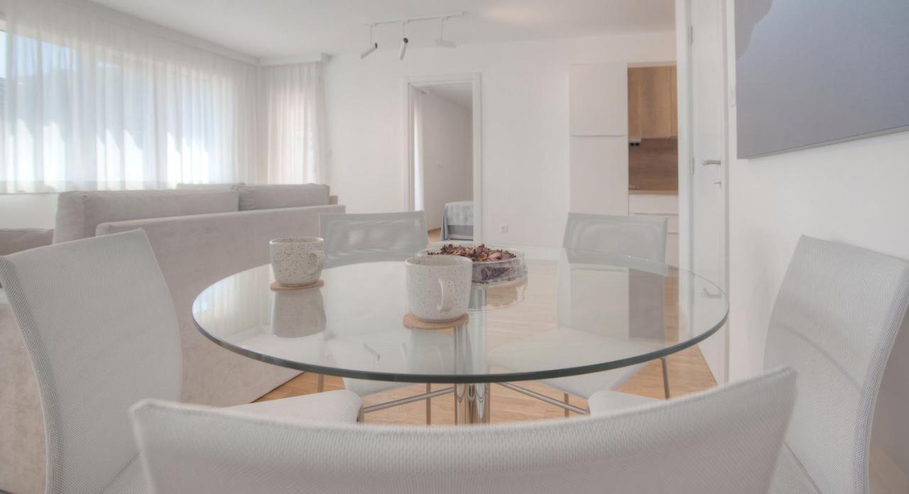 Fontana Seafront Residences 4*