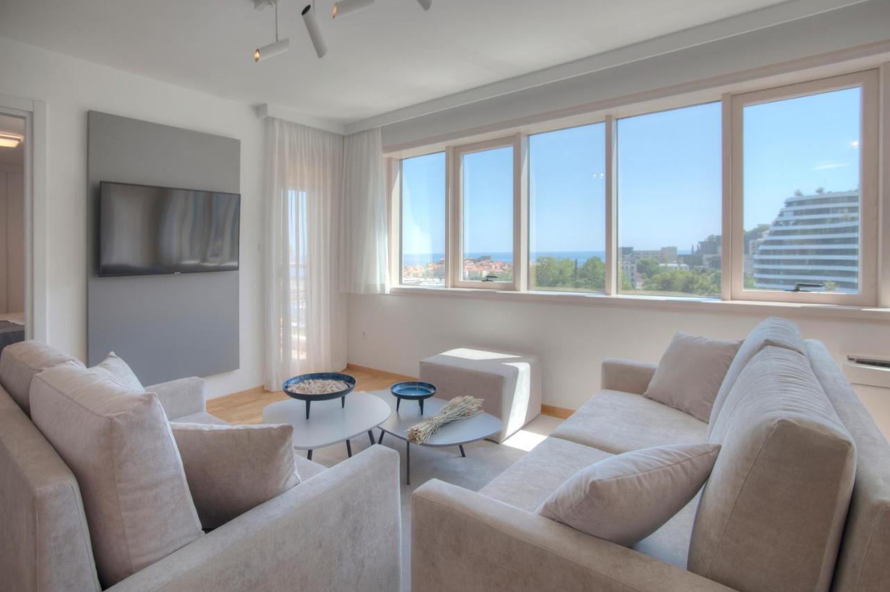Hotel Fontana Seafront Residences 4*
