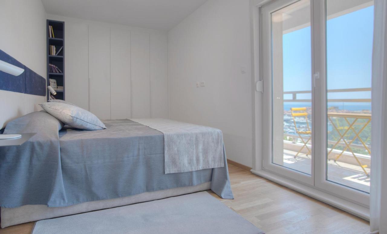 Hotel Fontana Seafront Residences 4*