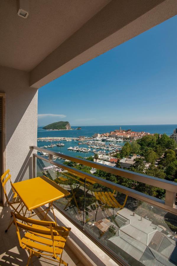 Hotel Fontana Seafront Residences 4*