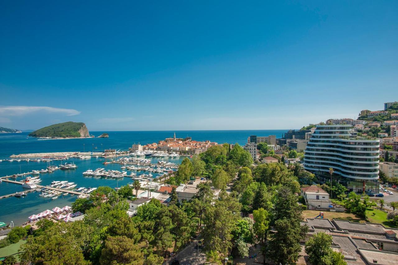 Fontana Seafront Residences Hotel
