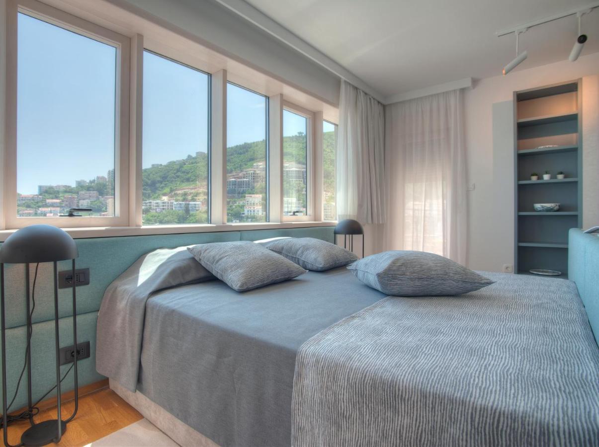 Hotel Fontana Seafront Residences 4*