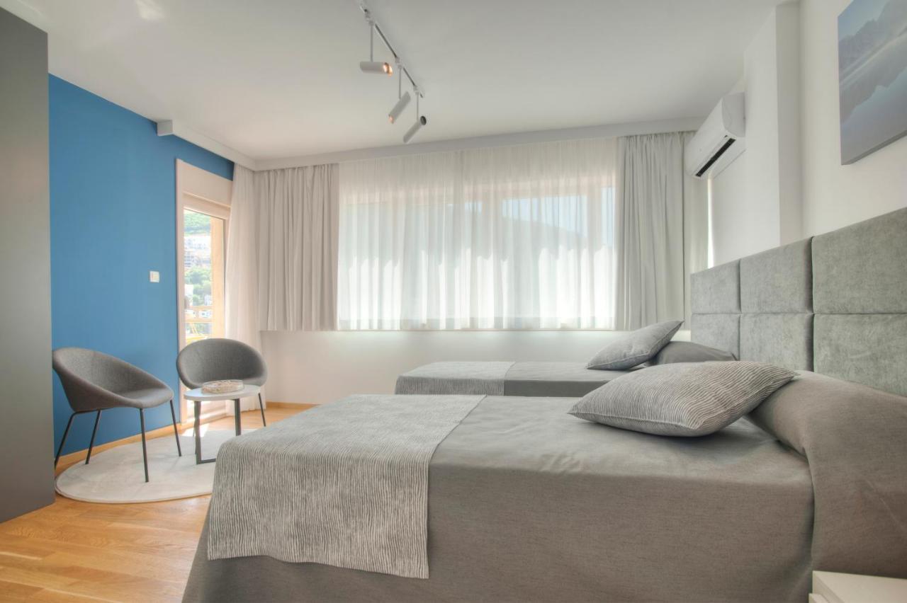 Fontana Seafront Residences 4*